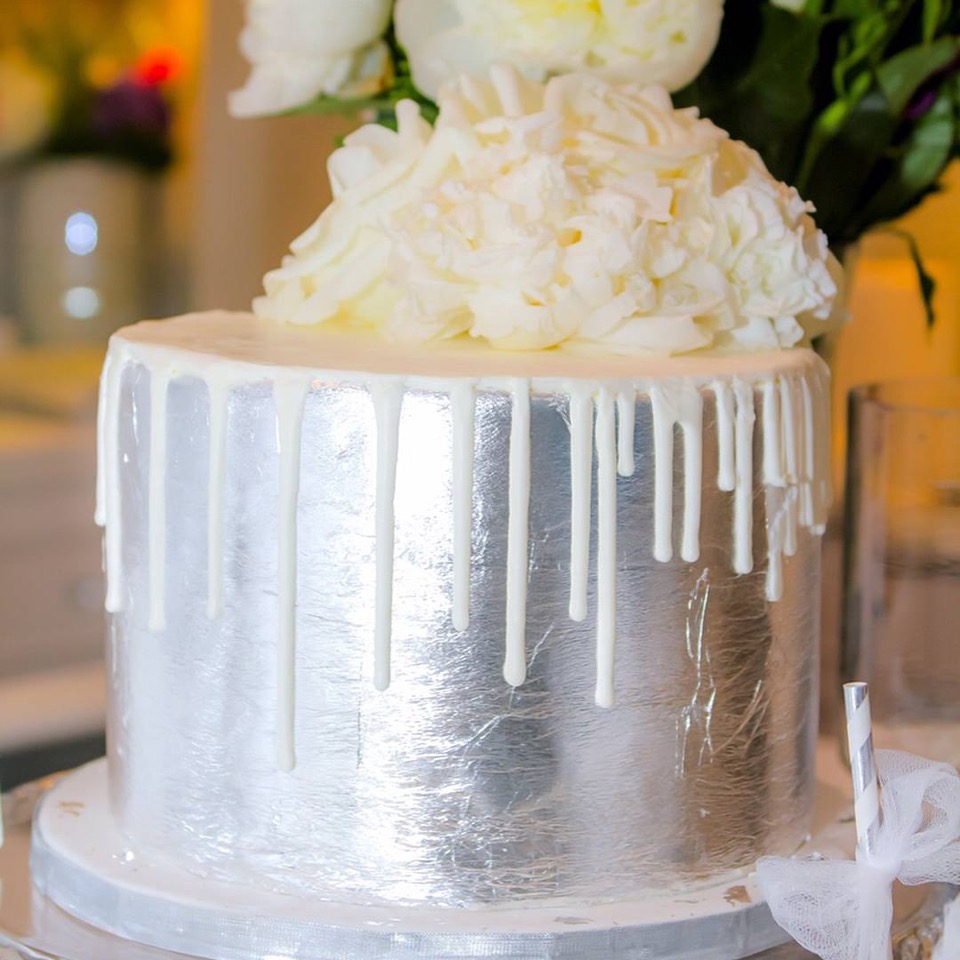 Wedding drip cake