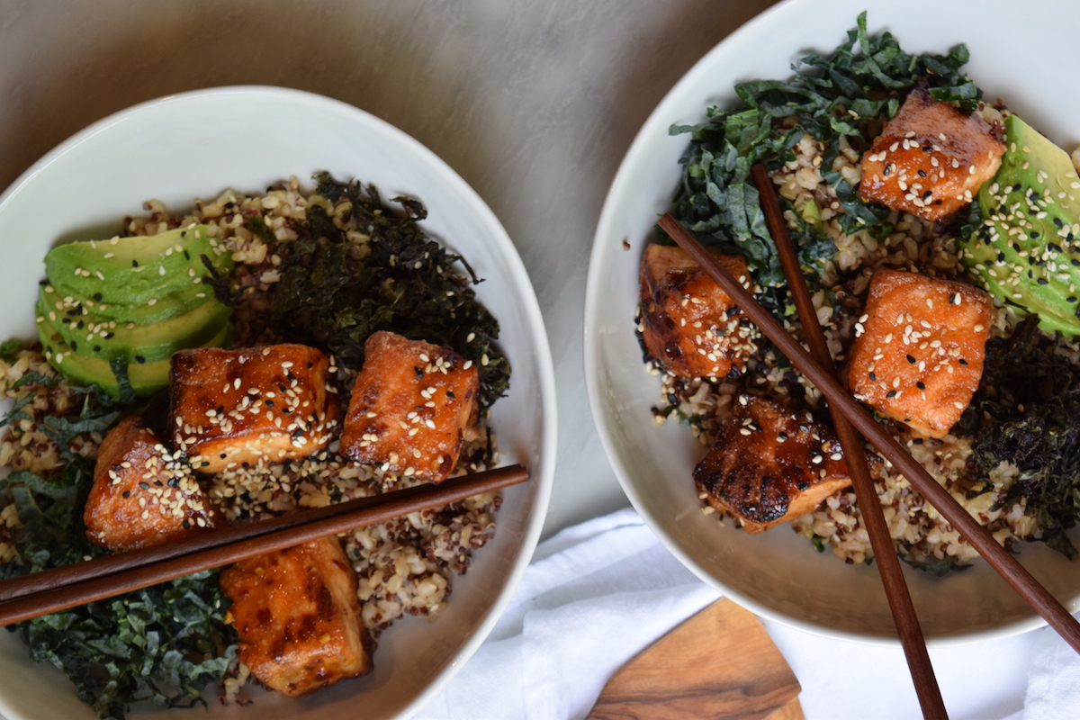 Brown rice sushi bowl with sweet and crispy salmon
